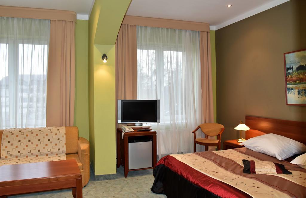 Kompleks Hotelowy Logos Augustów Δωμάτιο φωτογραφία